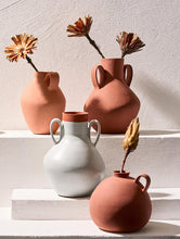 Load image into Gallery viewer, Casita TerraCotta Vase 16x15.5 cm
